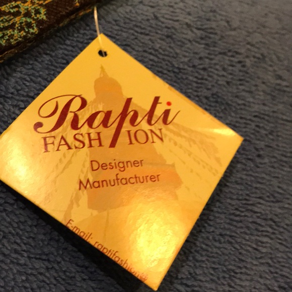 NWT Cashmere-Blend Infinity Scarf - Picture 3 of 7